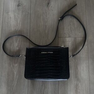 Adrienne Vittadini black faux crocodile leather crossback‎ handbag size Medium